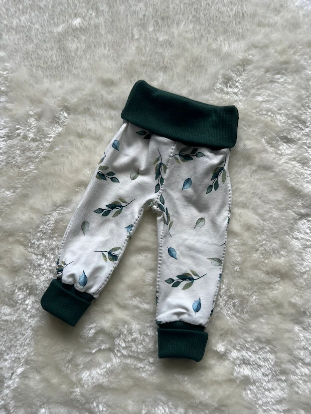Baby Hose mit Blätter Muster