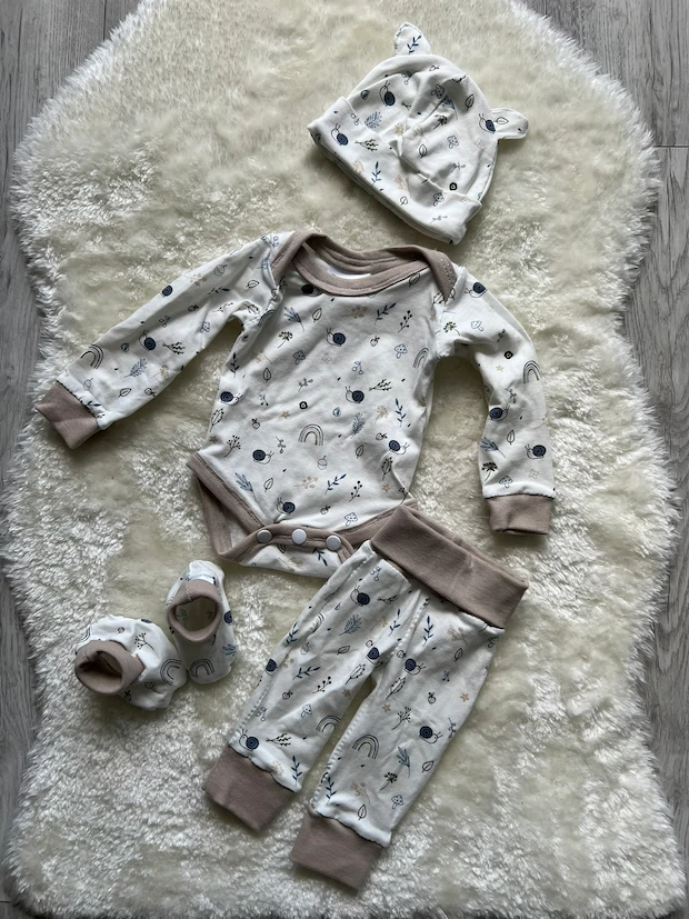 Beispiel Babykleidung